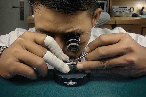 Cách sửa đồng hồ bị vô nước Cách sửa đồng hồ bị vô nước