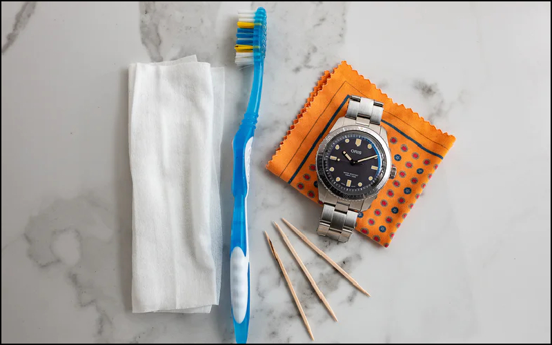 Cách thay pin đồng hồ tại nhà 28 Cách thay pin đồng hồ tại nhà