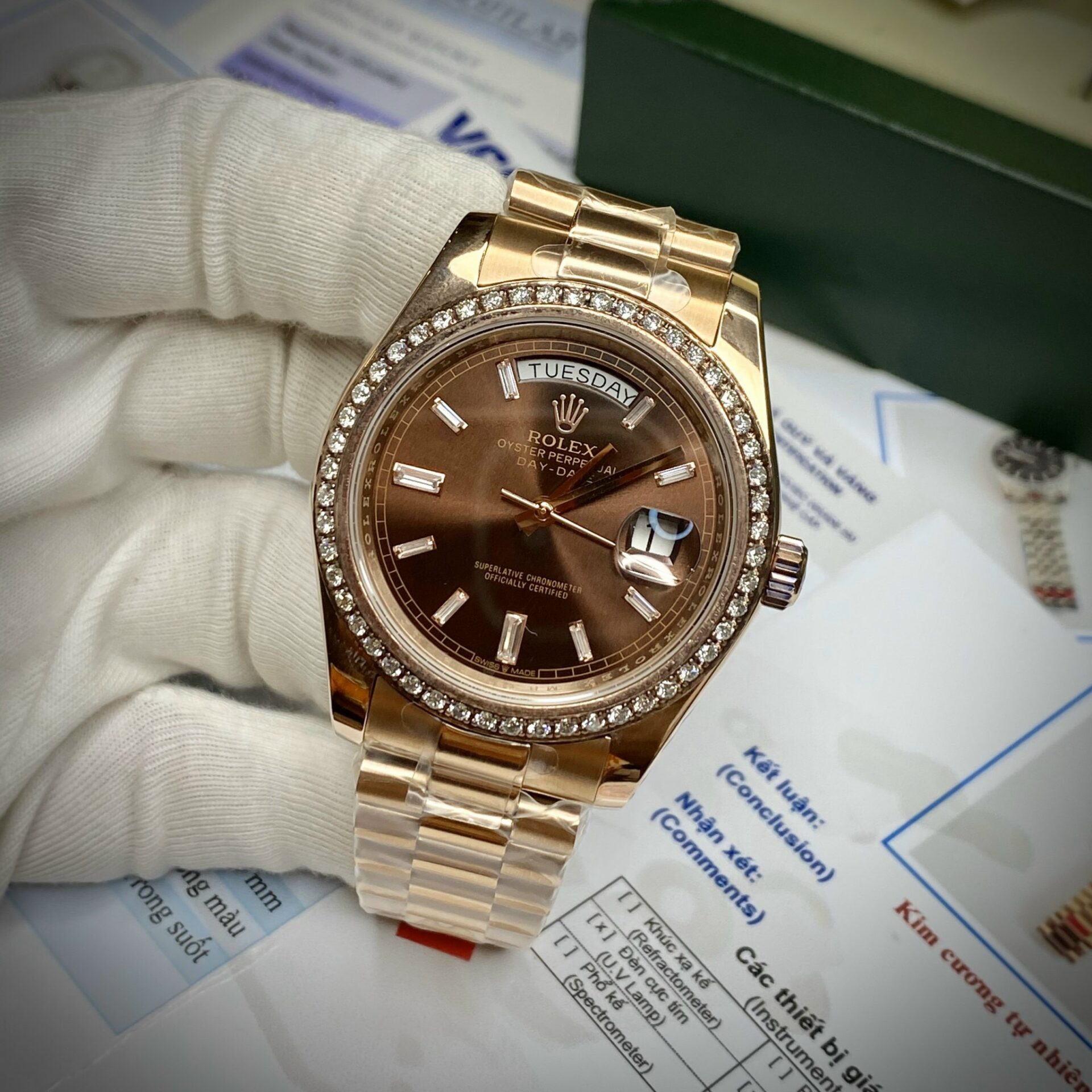 Cách Nhận Biết Đồng Hồ Rolex Chính Hãng Tất Cả Những Gì Bạn Cần Biết 12 Cách Nhận Biết Đồng Hồ Rolex Chính Hãng Tất Cả Những Gì Bạn Cần Biết