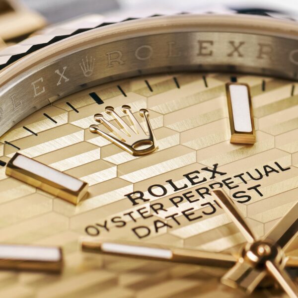 Cách Nhận Biết Đồng Hồ Rolex Chính Hãng Tất Cả Những Gì Bạn Cần Biết 11 Cách Nhận Biết Đồng Hồ Rolex Chính Hãng Tất Cả Những Gì Bạn Cần Biết
