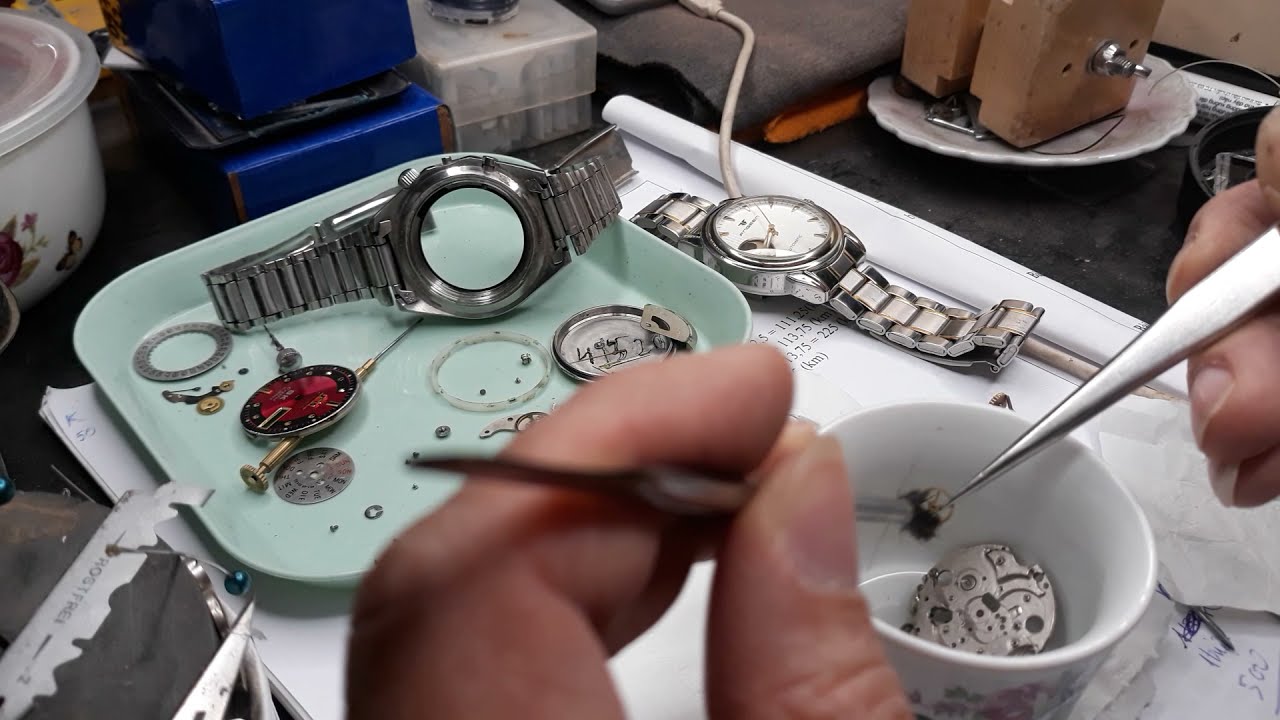 Dịch vụ lau dầu đồng hồ ở Hà Nội 8 Dịch vụ lau dầu đồng hồ tại Hà Nội