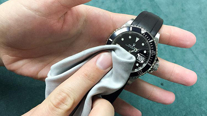 Cách sửa đồng hồ bị vô nước