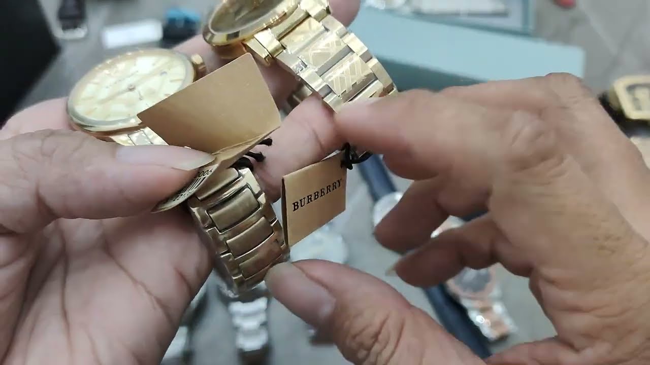 Đồng hồ Burberry nữ dây kim loại Đồng hồ Burberry nữ dây kim loại