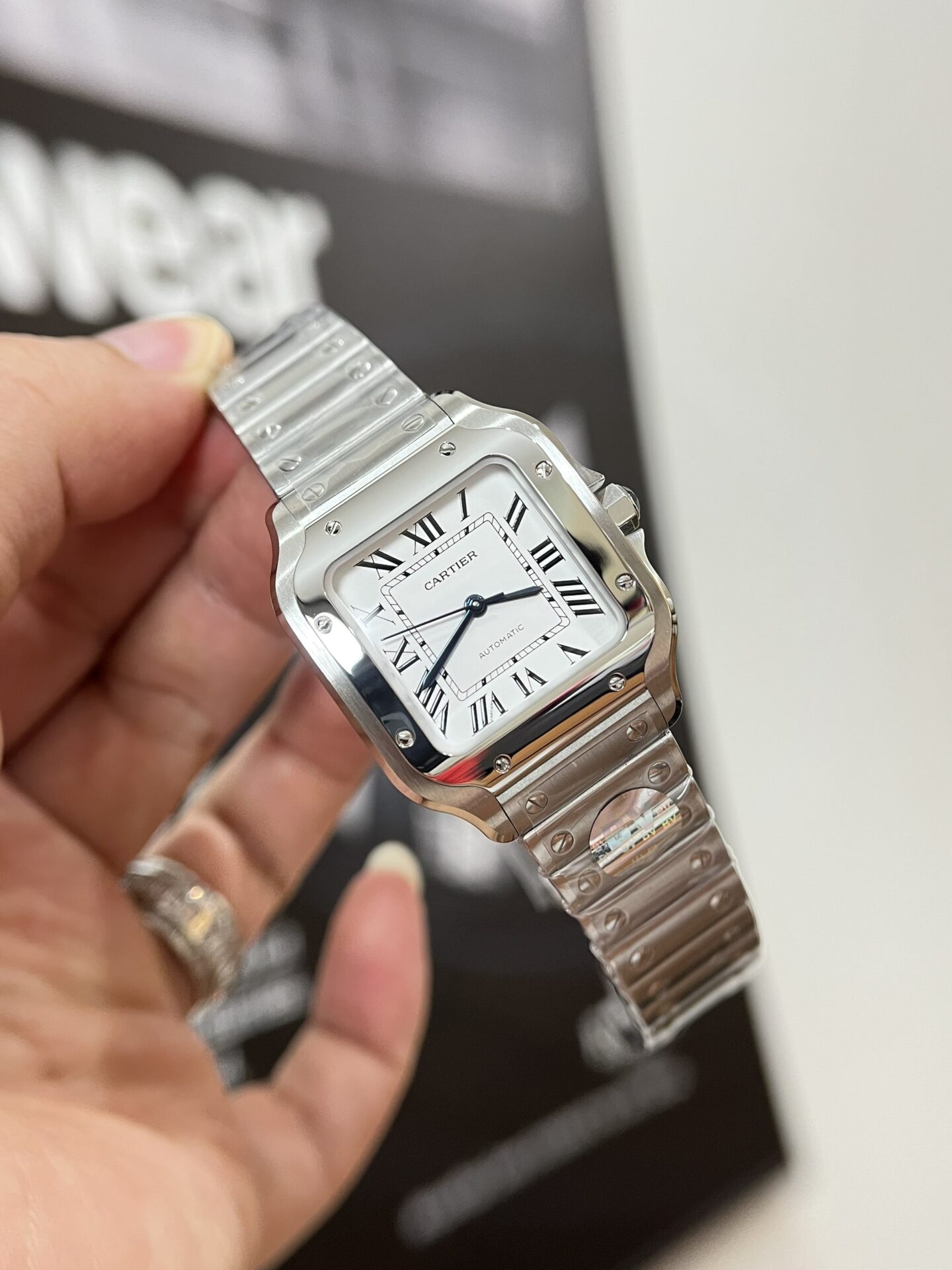 Cách chọn mua đồng hồ Cartier Santos chính hãng 11 Cách chọn mua đồng hồ Cartier Santos chính hãng