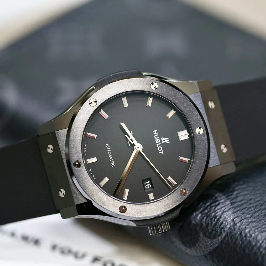 Giới thiệu về đồng hồ Hublot Nam Classic Fusion 9 Giới thiệu về đồng hồ Hublot Nam Classic Fusion