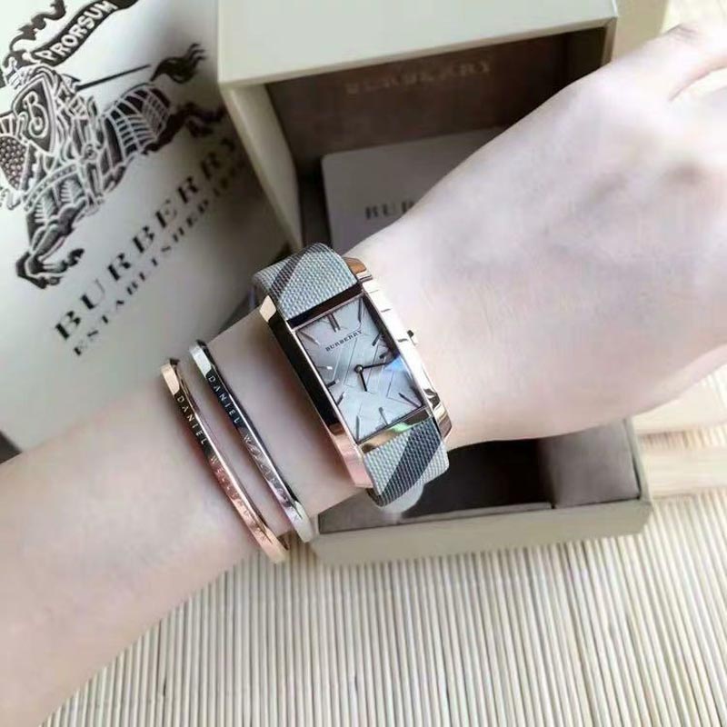 Giá đồng hồ Burberry chính hãng Giá đồng hồ Burberry chính hãng