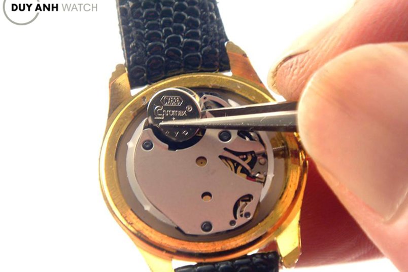 Quy trình thay pin đồng hồ DW 13 Quy trình thay pin đồng hồ DW