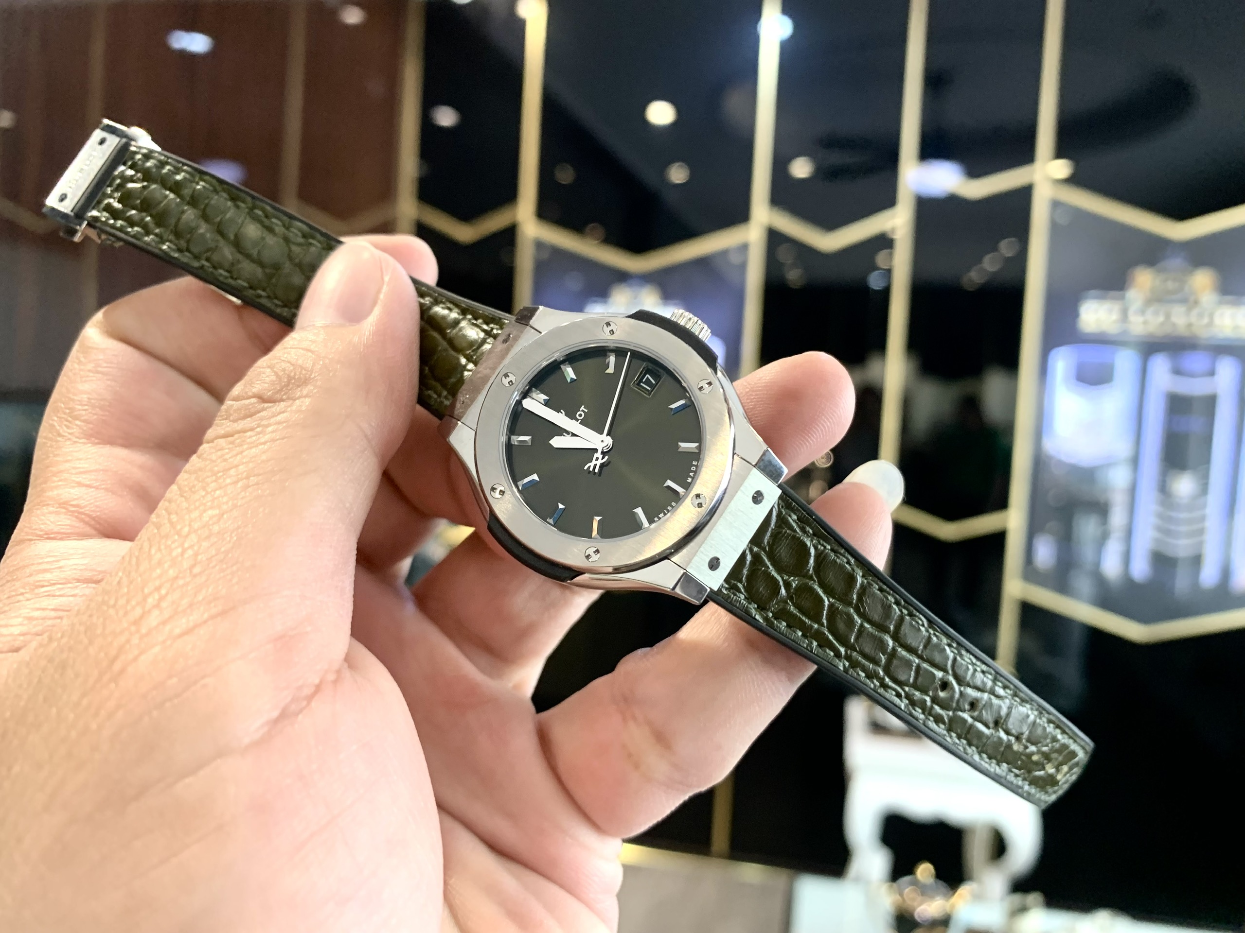 Đồng hồ hublot geneve nữ giá bao nhiêu