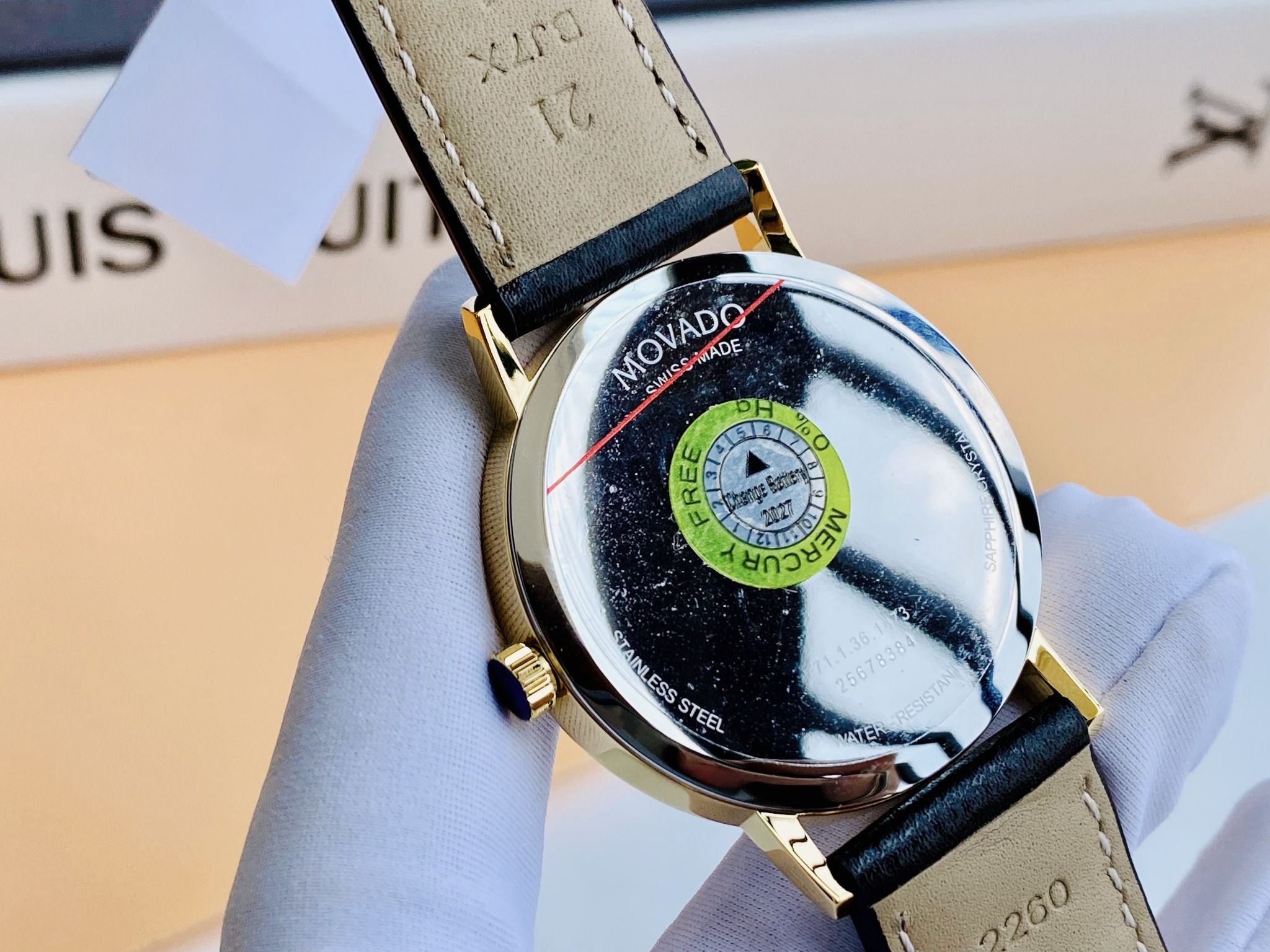 Cách kiểm tra đồng hồ Movado chính hãng 13 Cách kiểm tra đồng hồ Movado chính hãng