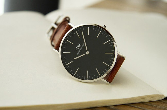 Đồng Hồ Daniel Wellington Nữ Dây Da