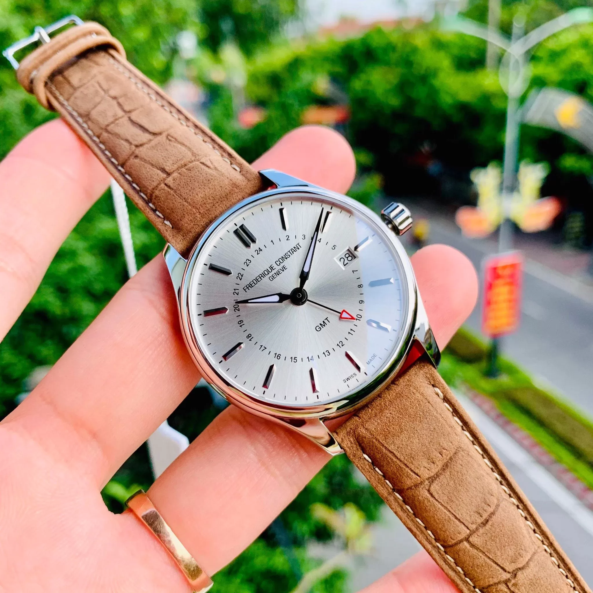 Giá đồng hồ Frederique Constant Genève nam